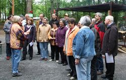 Singen im Wald in Graben